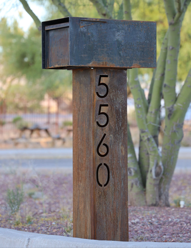 Load image into Gallery viewer, The Top Notch Mailbox
