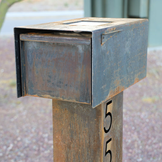 The Top Notch Mailbox