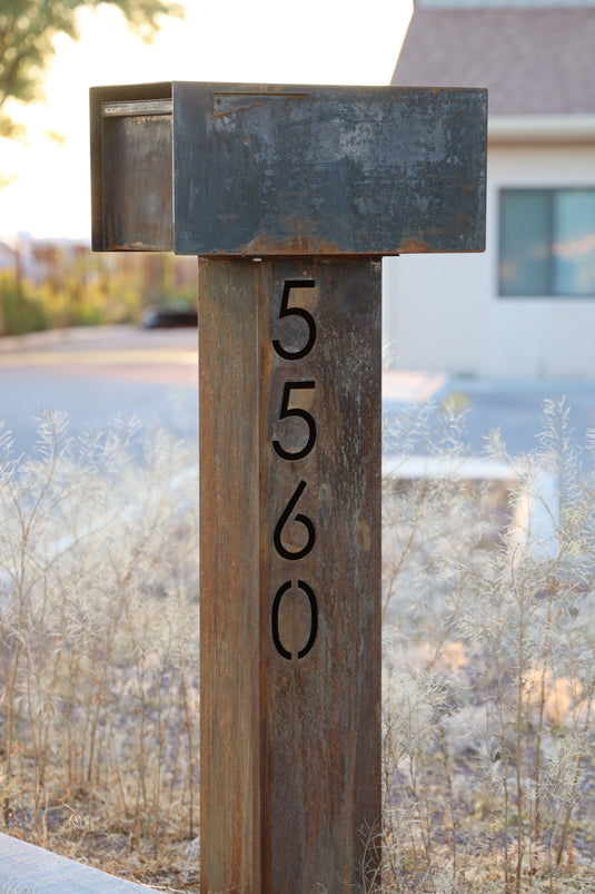 The Top Notch Mailbox