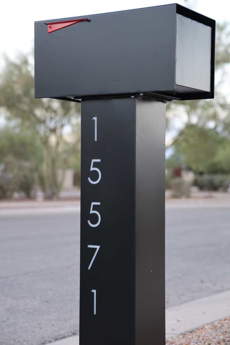 Load image into Gallery viewer, The Top Notch Mailbox
