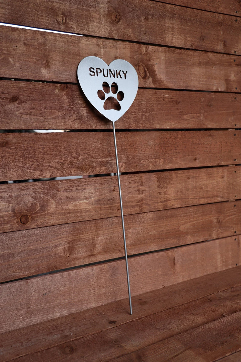 Load image into Gallery viewer, Personalized Paw Heart Garden Stake

